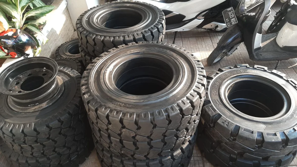 Solid Tyre Forklift & Loader